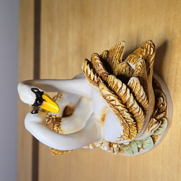 Harmony Kingdom "Pillow Talk" Double Swan Figurine - Picture 4 of 8
